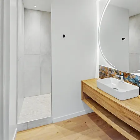 아파트 Lescale 1 - Modern Getaway In The Heart Of 옹플뢰르